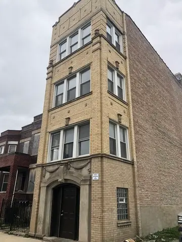 4520 W Jackson Boulevard, Chicago, IL 60624