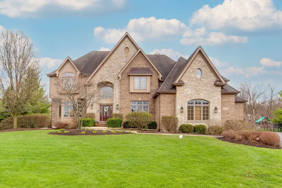 37W209 Deer Pond Court, Saint Charles, IL 60175 - #2