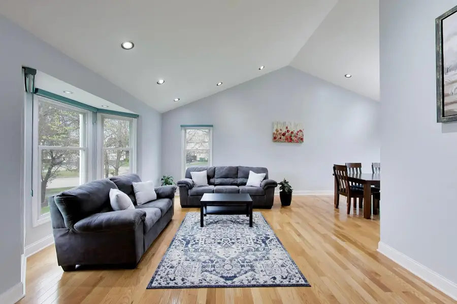 19 Dellmont Court, Buffalo Grove, IL 60089 - #2