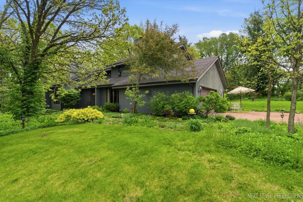 39W795 Reindeer Trail, Saint Charles, IL 60175 - #1