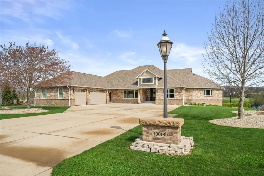 10016 E Hickory Ridge Drive, Rochelle, IL 61068 - #2