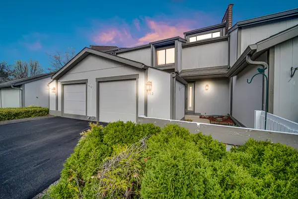 112 Chicory Court, Rolling Meadows, IL 60008