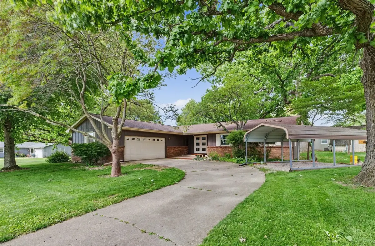 9 Dunlap Woods, Sidney, IL 61877 - #1