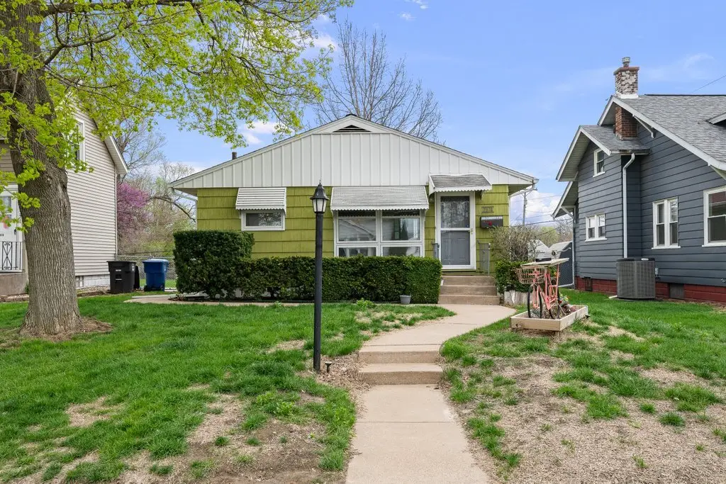 2374 33 Street, South Moline, IL 51265 - #1