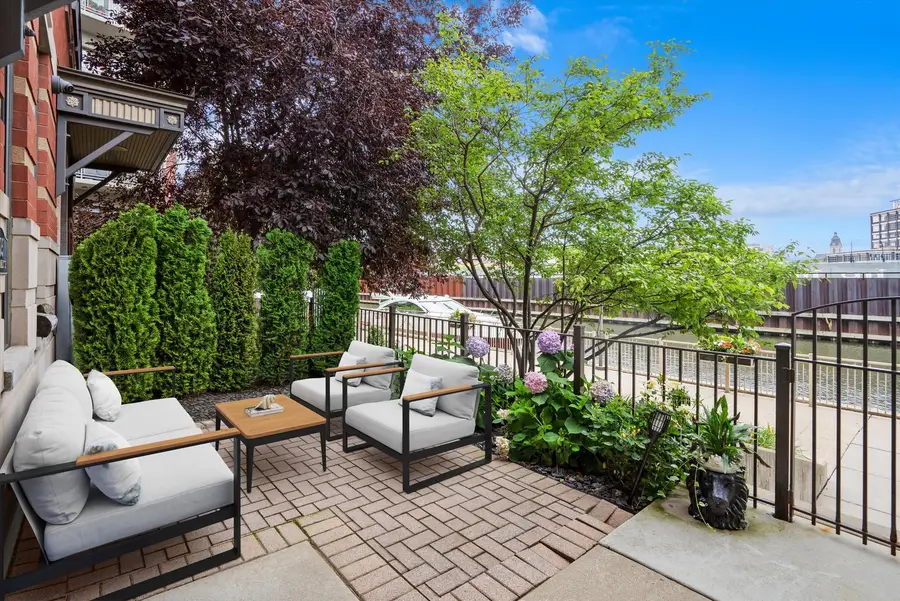 1005 N Riverwalk Street, Chicago, IL 60611 - #2