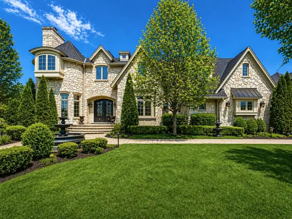 8611 Crest Court, Burr Ridge, IL 60527