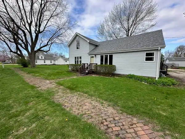 303 S Jackson Street, Gardner, IL 60424