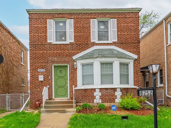 Address Withheld By Seller, Chicago, IL 60619
