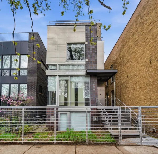 2070 N Oakley Avenue, Chicago, IL 60647