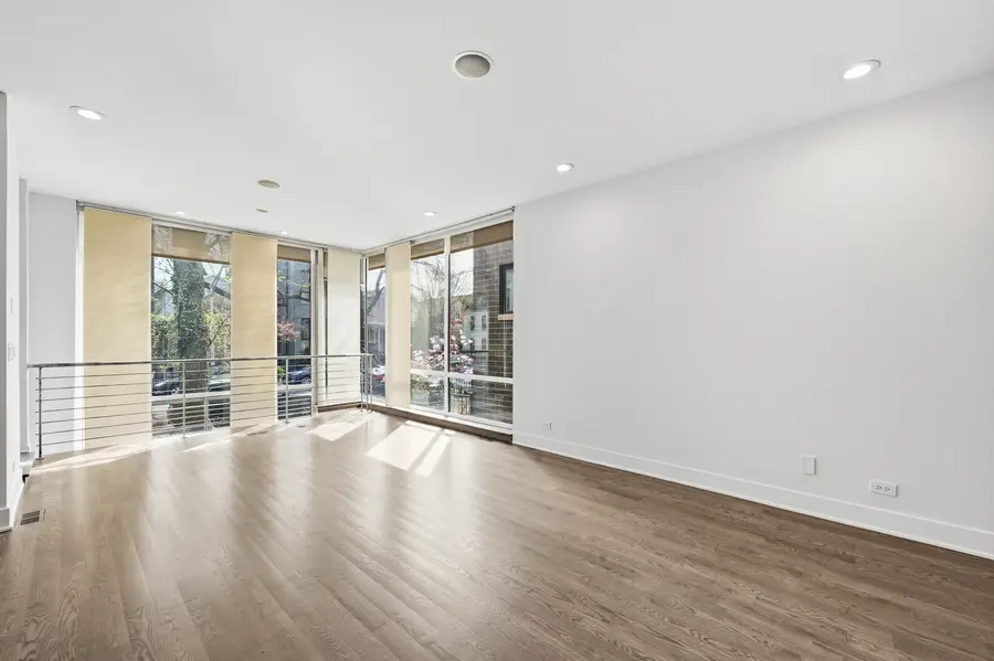 2070 N Oakley Avenue, Chicago, IL 60647 - #3