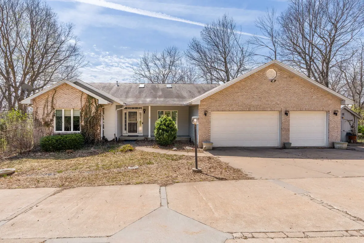 3 Walbrier Court, Le Claire, IA 52753 - #1