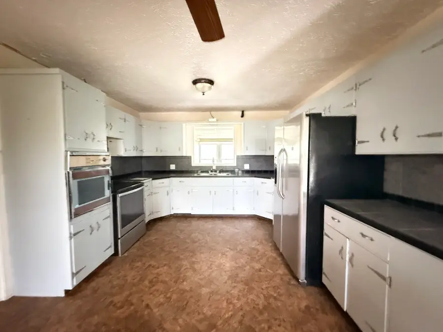 192 Circle Drive, Herrin, IL 62948 - #3