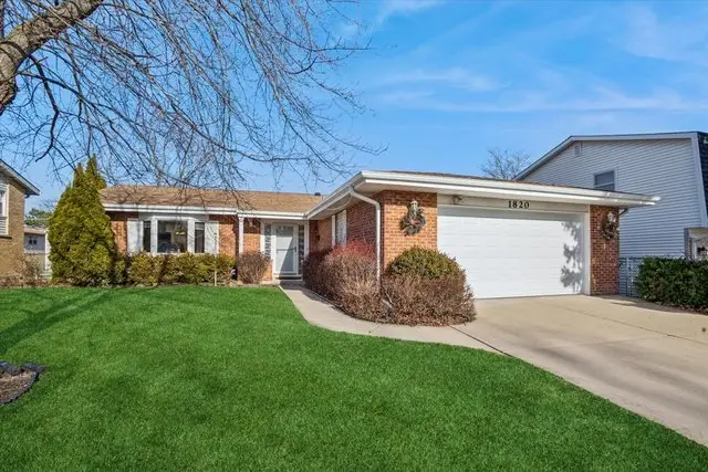 1820 W Thornwood Lane, Mount Prospect, IL 60056 - #2