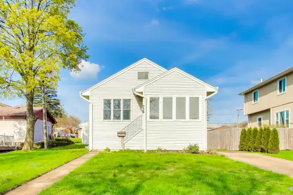 738 S Yale Avenue, Villa Park, IL 60181