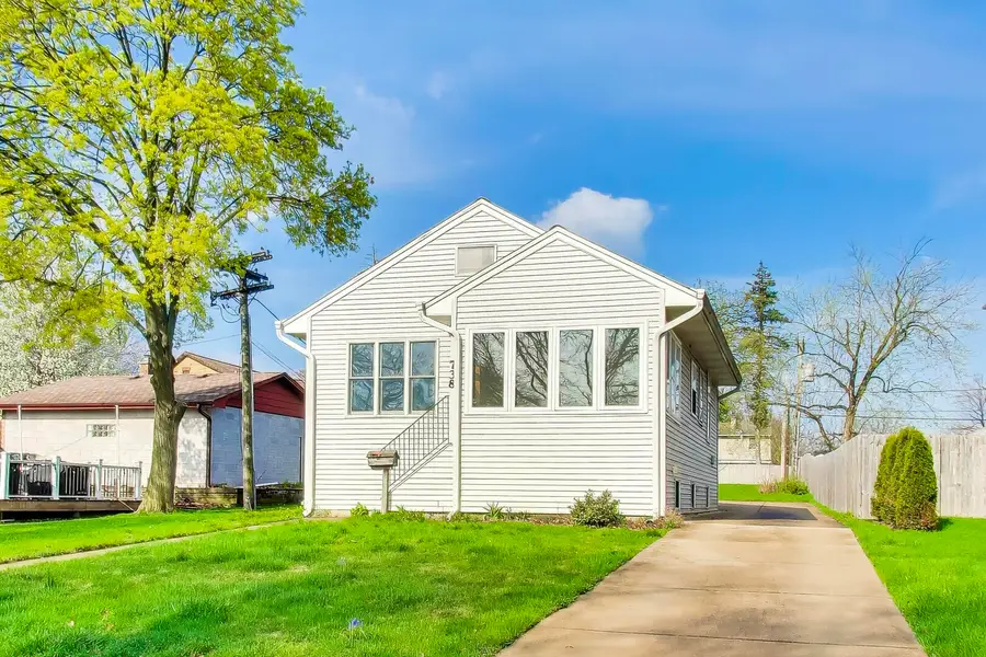 738 S Yale Avenue, Villa Park, IL 60181 - #3