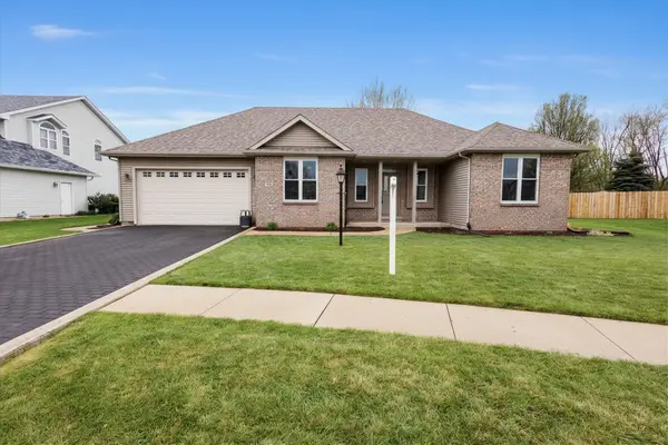 141 Old Farm Mid Court, Bradley, IL 60915