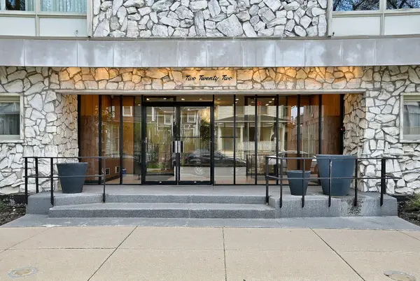 222 N Marion Street #2I, Oak Park, IL 60302