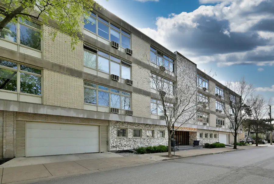 222 N Marion Street #2I, Oak Park, IL 60302 - #3