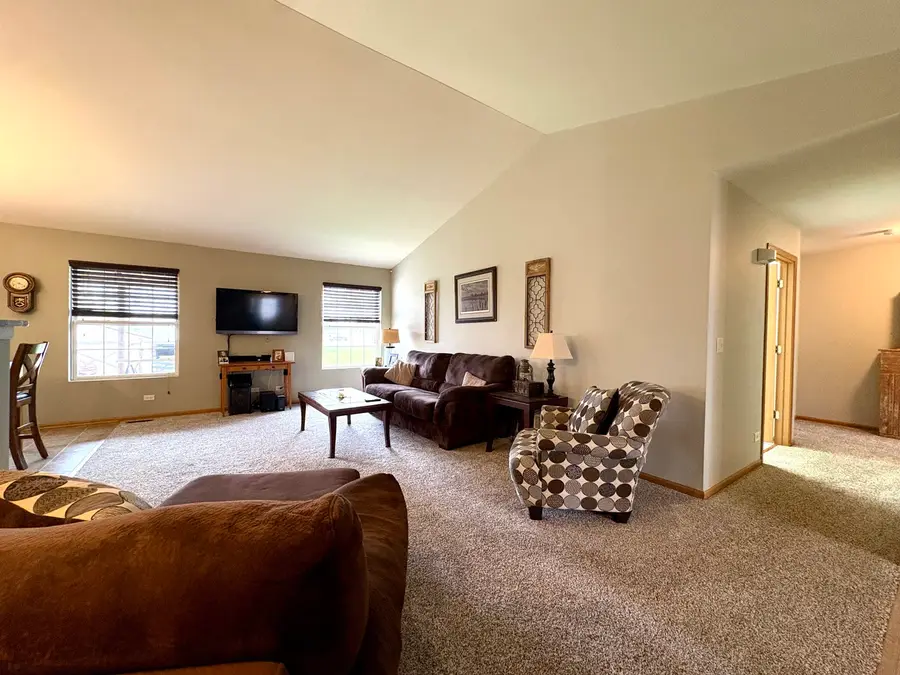 3150 Montrose Drive, Lake In The Hills, IL 60156 - #3