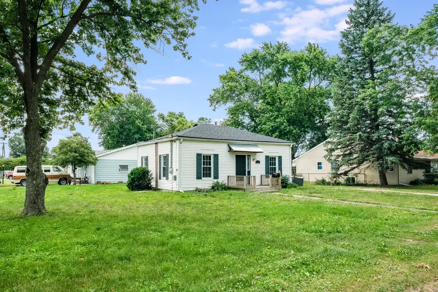 701 S Embarras Avenue, Tuscola, IL 61953 - #2
