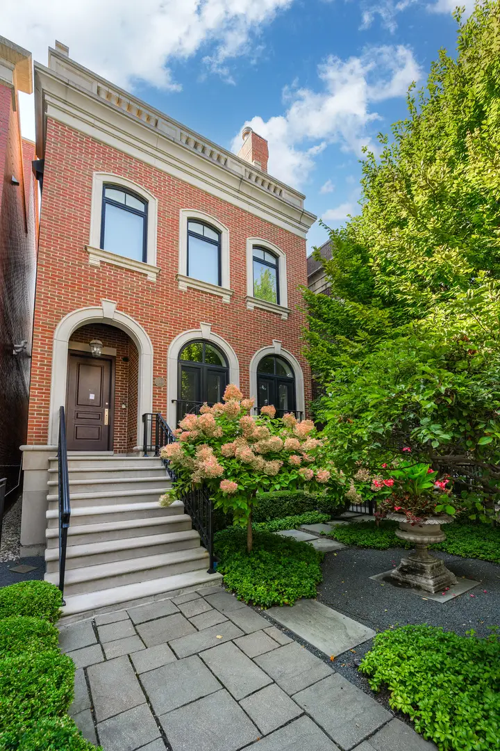 2140 N Clifton Avenue, Chicago, IL 60614 - #1