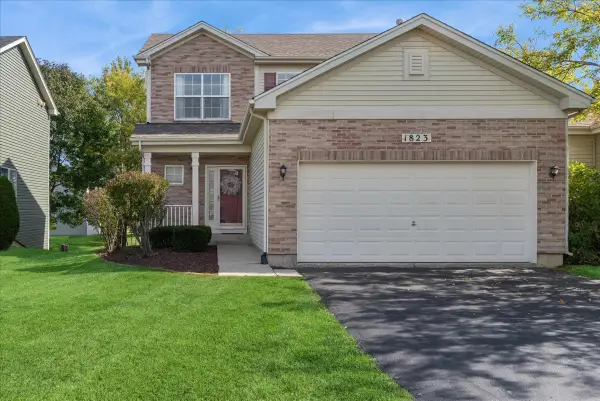 1823 S Fallbrook Drive, Round Lake, IL 60073