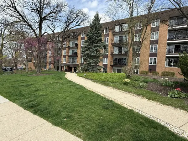 441 N Park Boulevard #5F, Glen Ellyn, IL 60137