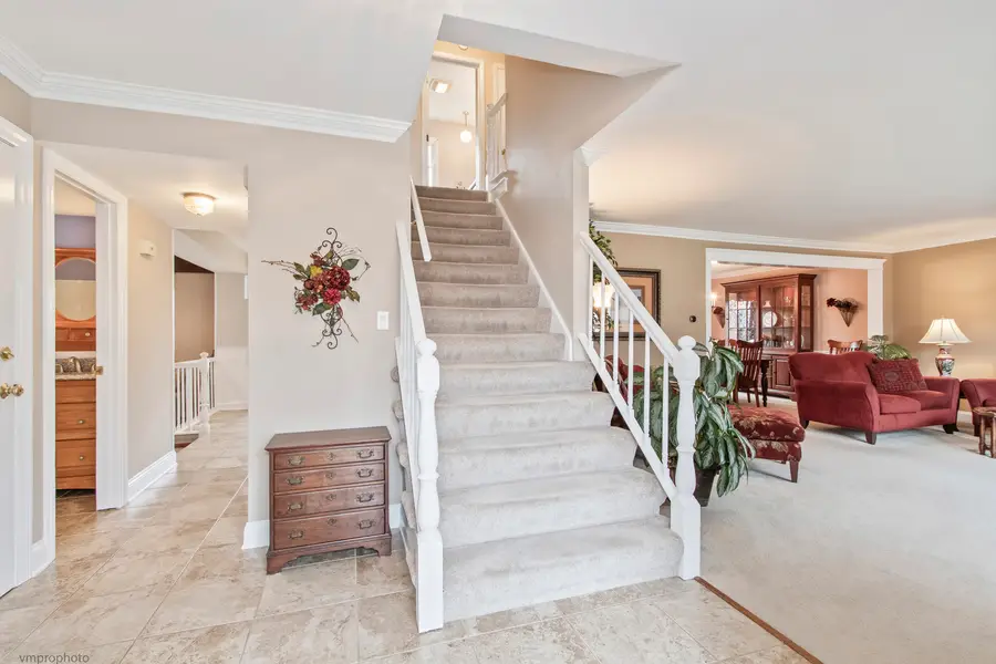 913 Warwick Lane, Libertyville, IL 60048 - #2