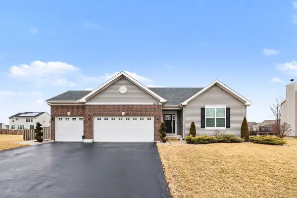 2077 Hearthstone Avenue, Yorkville, IL 60560