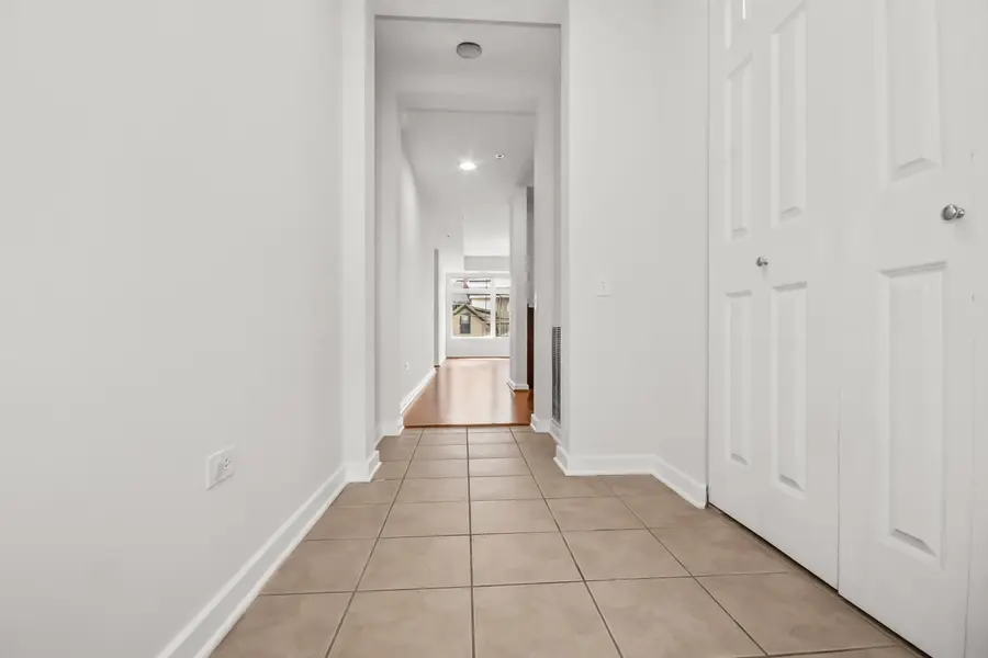 515 N Harlem Avenue #203, Oak Park, IL 60302 - #3