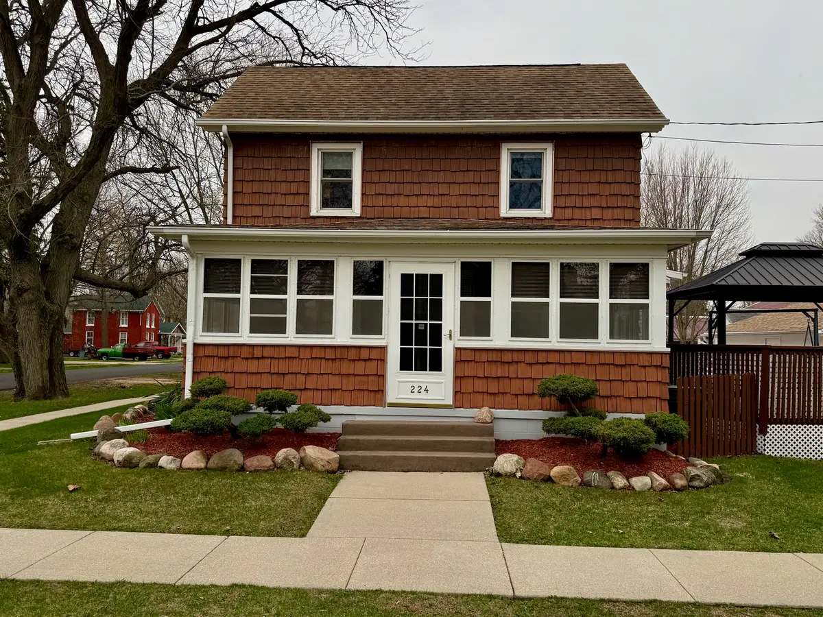 224 E South Street, Franklin Grove, IL 61031 - #1