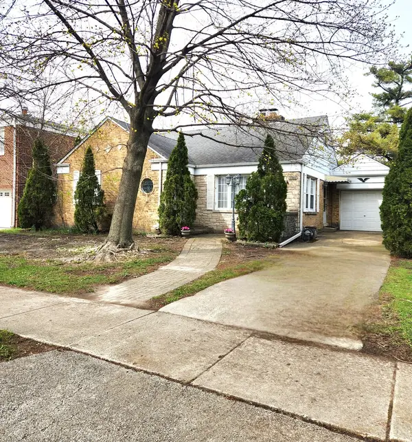 5020 Pratt Avenue, Skokie, IL 60076
