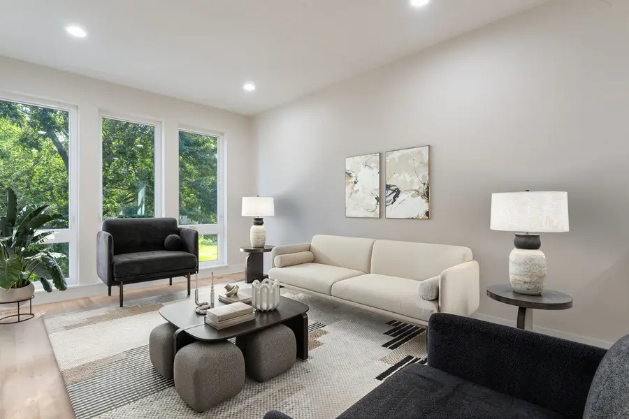 6410 S Vernon Avenue, Chicago, IL 60637 - #3