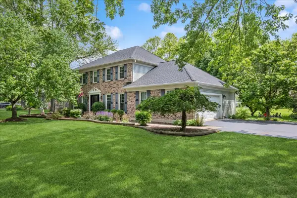 3002 Easton Place, St. Charles, IL 60175