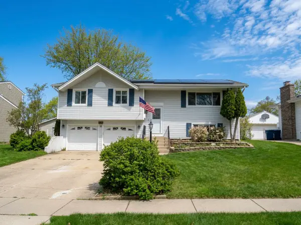 630 Clover Lane, Schaumburg, IL 60193