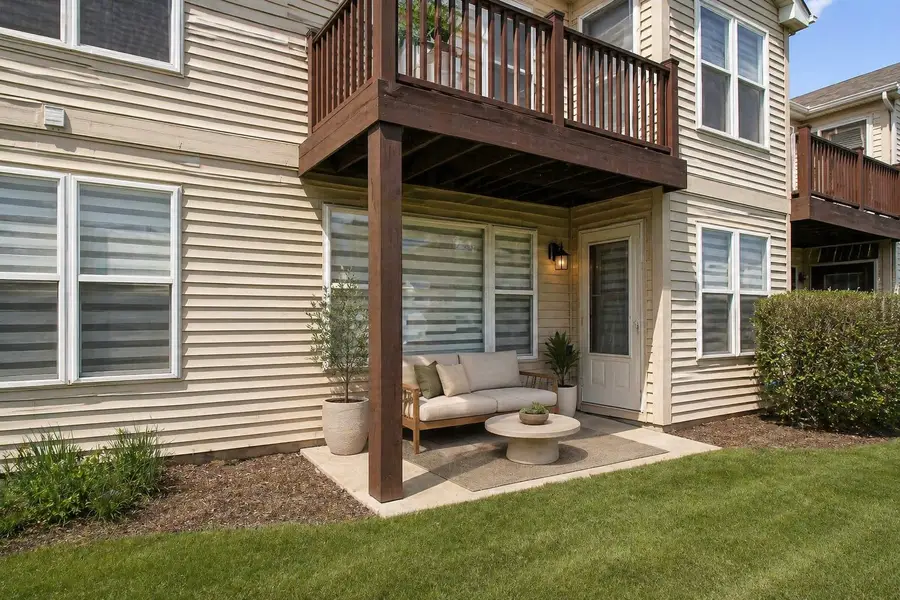 400 Woodview Circle #A, Elgin, IL 60120 - #2