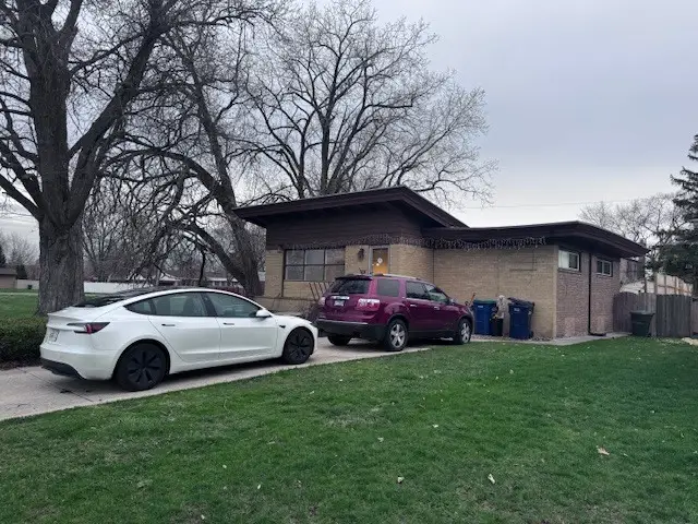 9132 S California Avenue, Evergreen Park, IL 60805 - #1