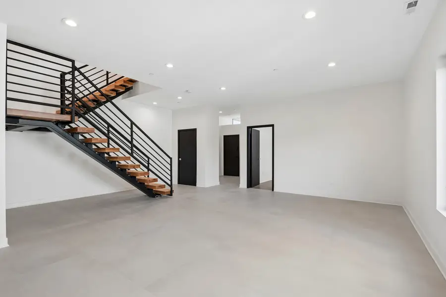 8735 Narragansett Avenue, Morton Grove, IL 60053 - #3