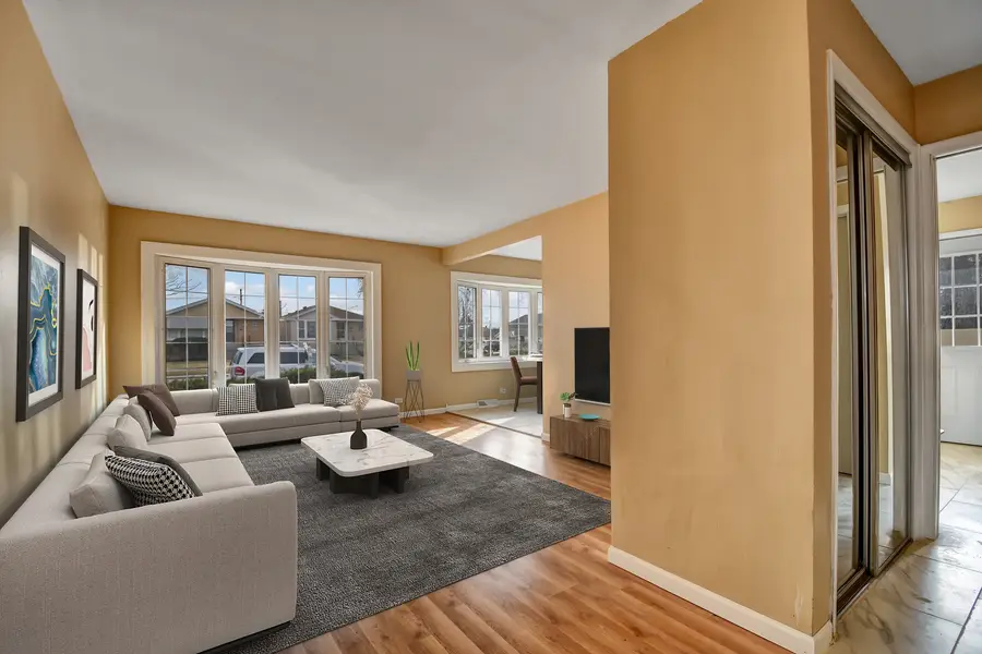 7754 S Mcvicker Avenue, Burbank, IL 60459 - #2