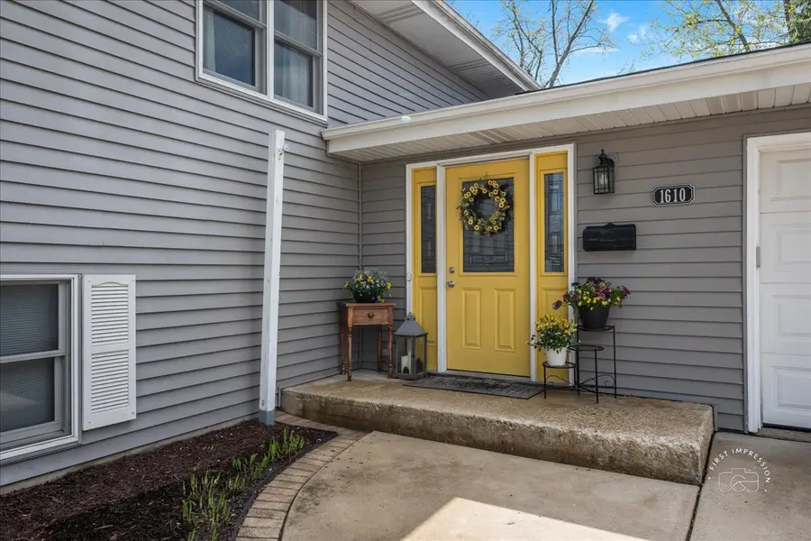1610 Heather Drive, Aurora, IL 60506 - #2