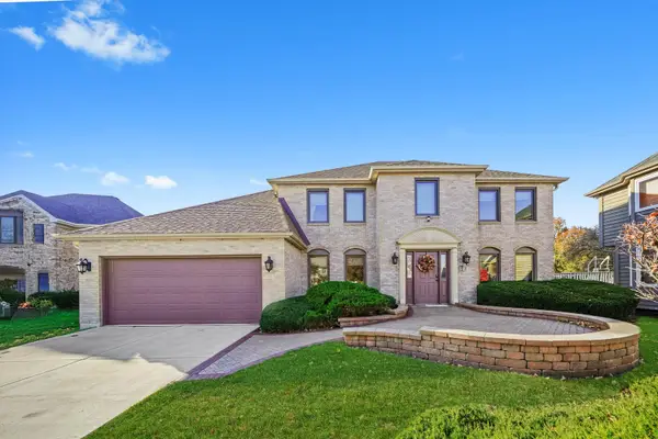 18 Newgate Avenue, Naperville, IL 60565