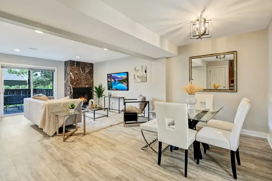 7 Nacona Lane, Indian Head Park, IL 60525 - #2