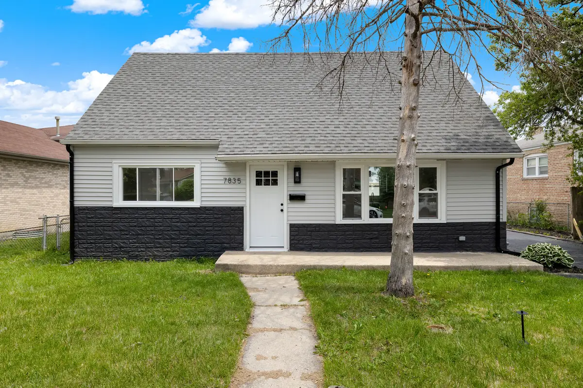 7835 Massasoit Avenue, Burbank, IL 60459 - #1