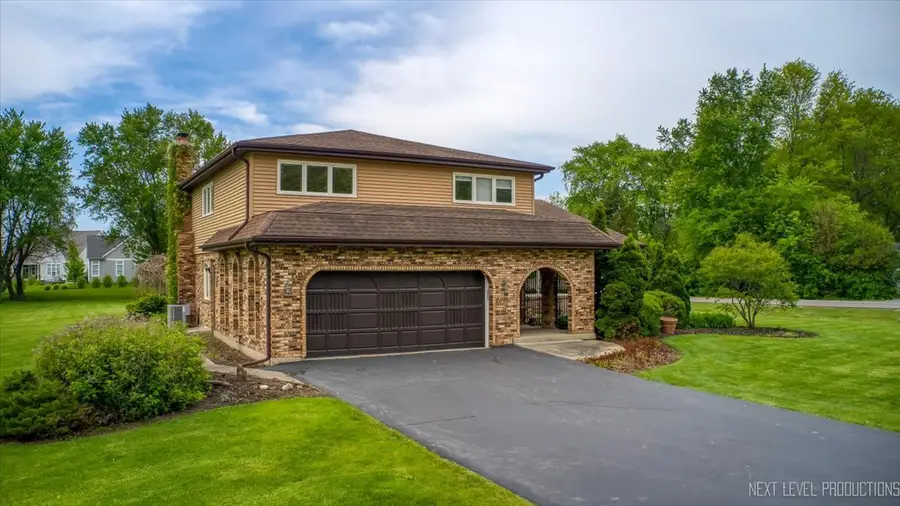 36W345 Barton Drive, Saint Charles, IL 60175 - #3