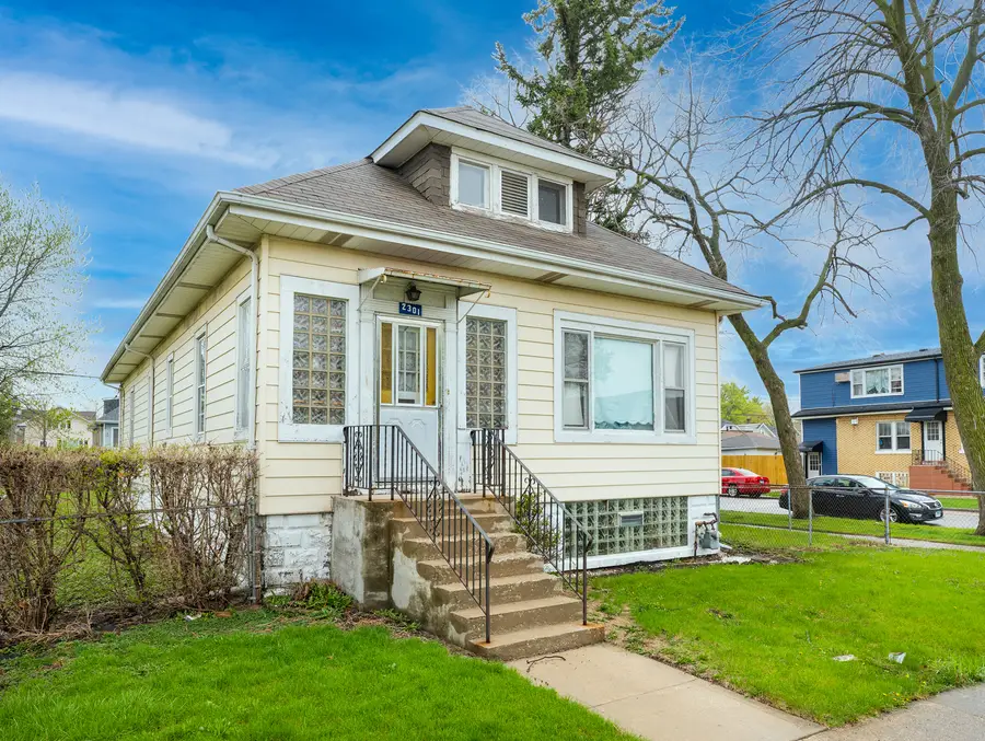 2301 N 74th Court, Elmwood Park, IL 60707 - #3