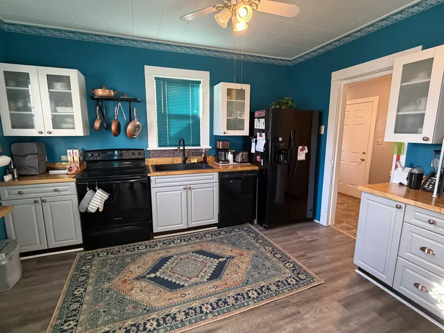 304 Avenue D, Rochelle, IL 61068 - #2