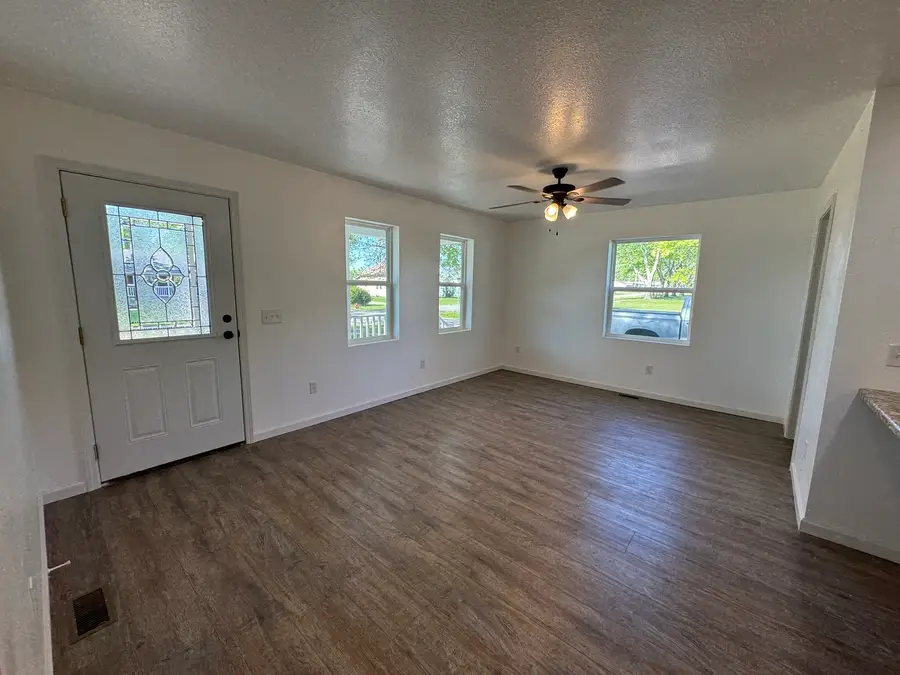 750 W 3rd Street, Flora, IL 62839 - #3