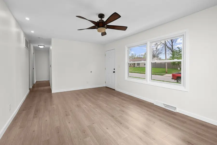 933 34th Avenue, East Moline, IL 61244 - #3