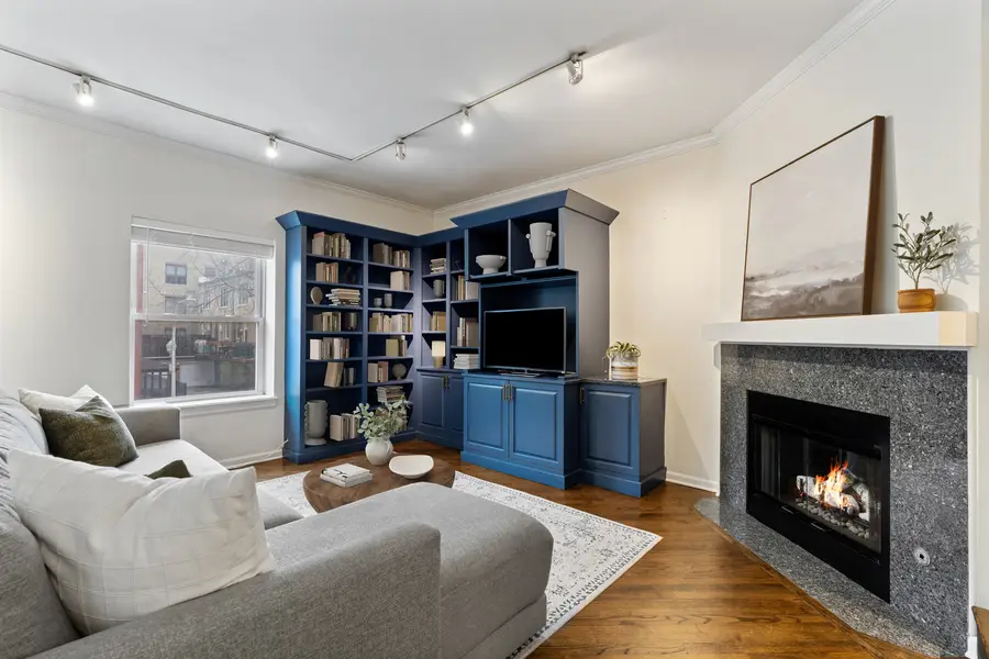 1043 W School Street #207, Chicago, IL 60657 - #3