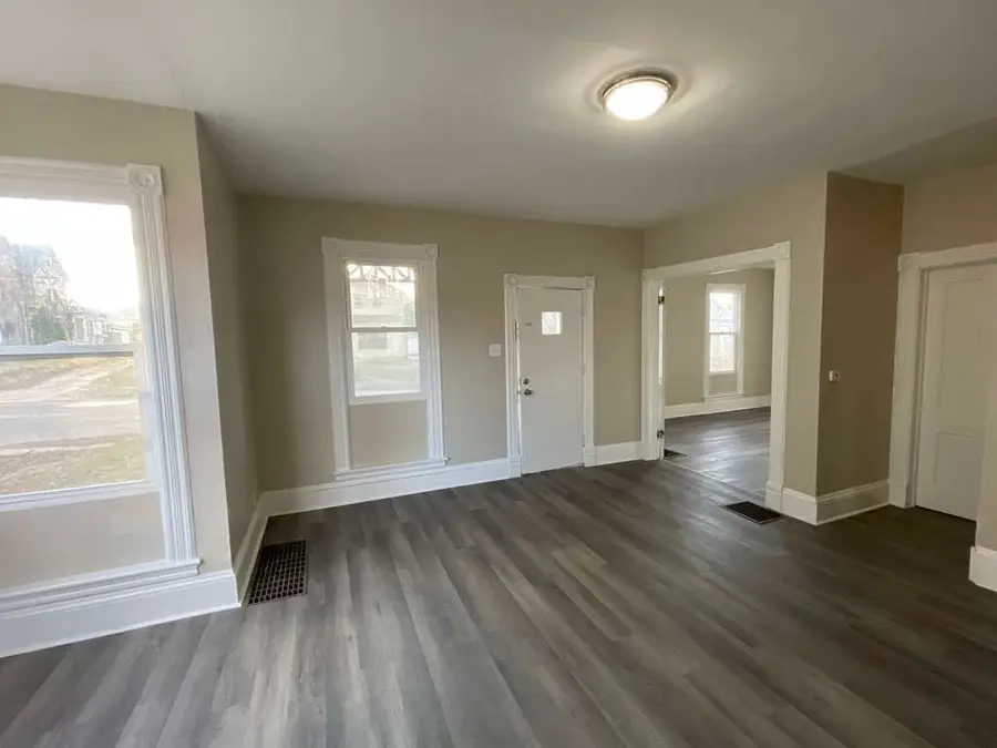 217 N West Avenue, Freeport, IL 61032 - #2